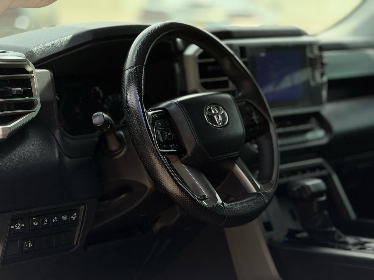 Toyota Tundra 4WD SR5 CrewMax 5.5' Bed (Natl) 2022
