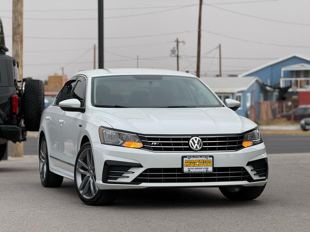 Volkswagen Passat R-Line w/Comfort Pkg Auto 2017