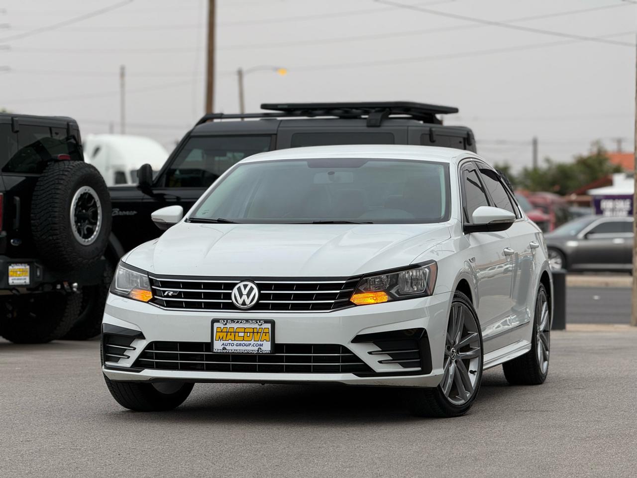 Volkswagen Passat R-Line w/Comfort Pkg Auto 2017