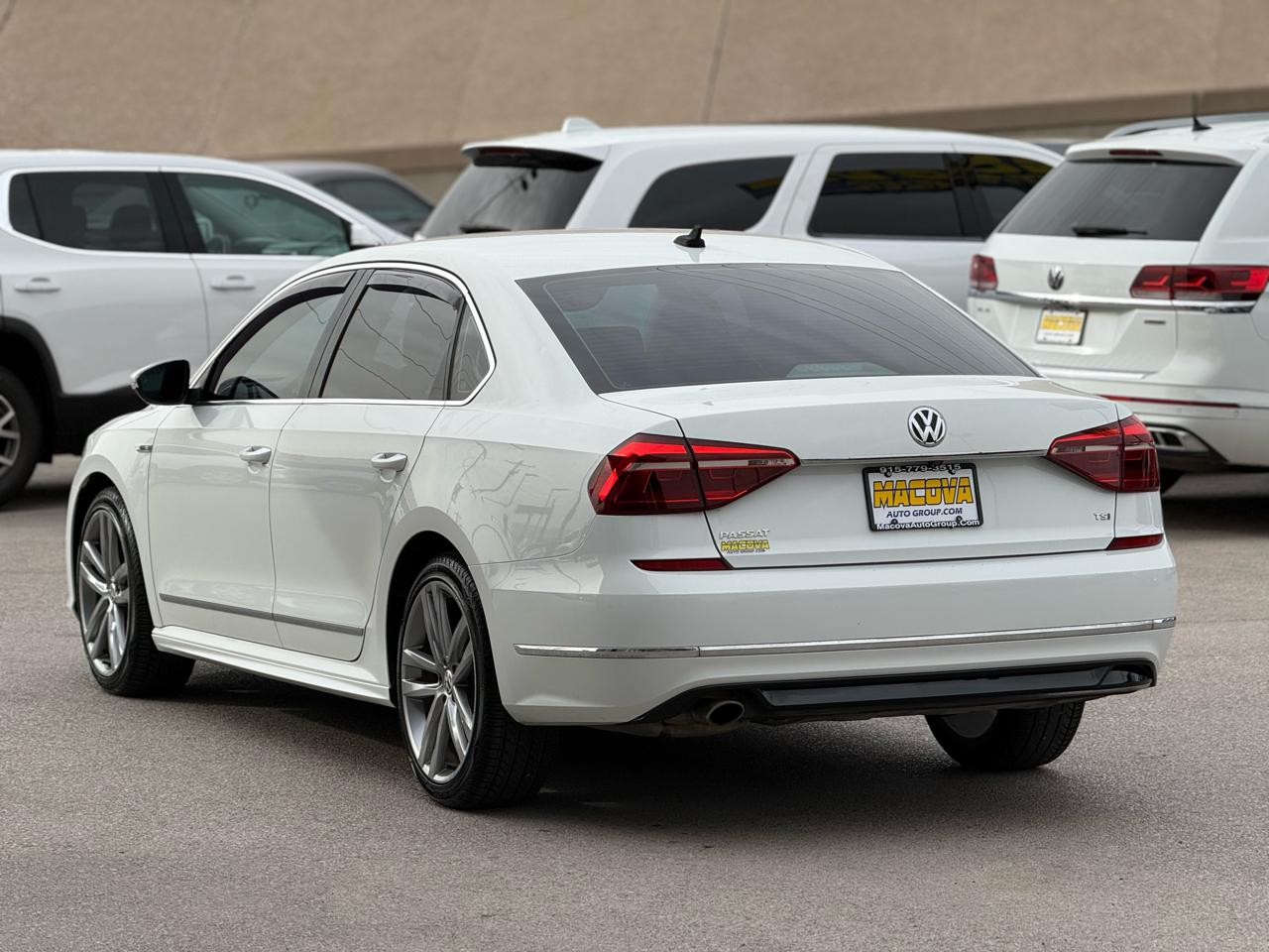 Volkswagen Passat R-Line w/Comfort Pkg Auto 2017