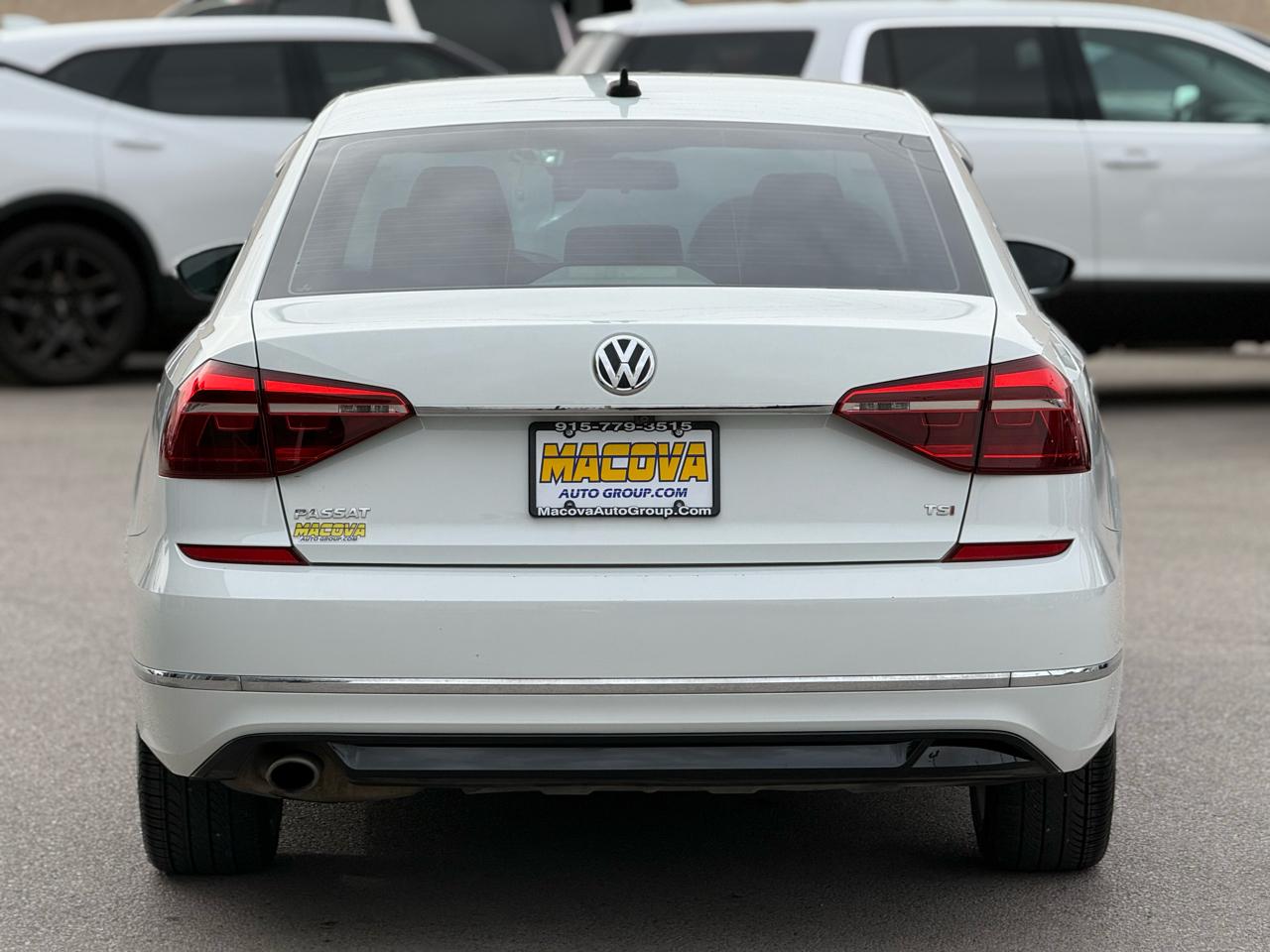 Volkswagen Passat R-Line w/Comfort Pkg Auto 2017