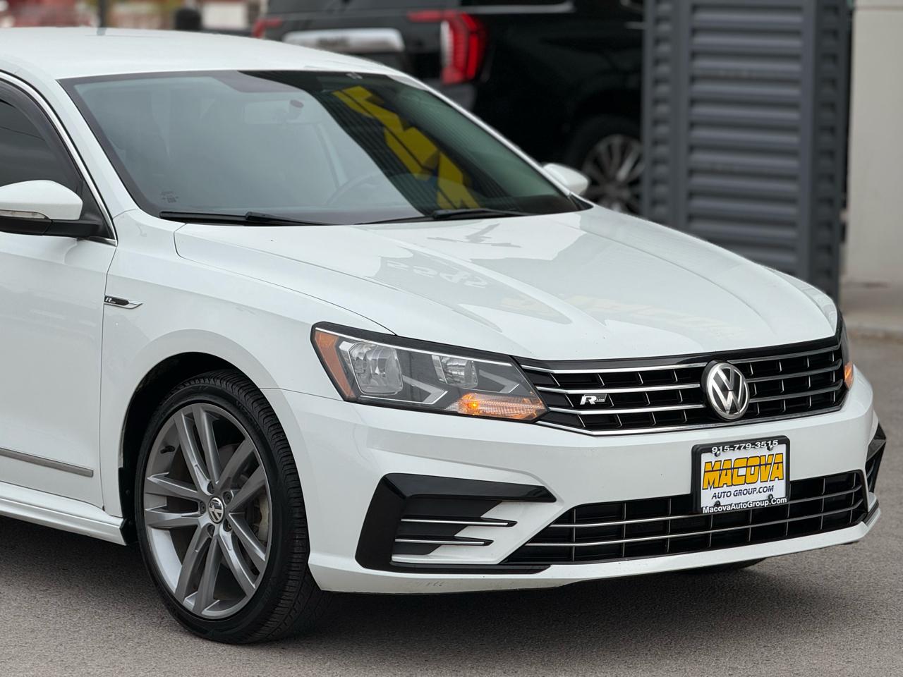 Volkswagen Passat R-Line w/Comfort Pkg Auto 2017