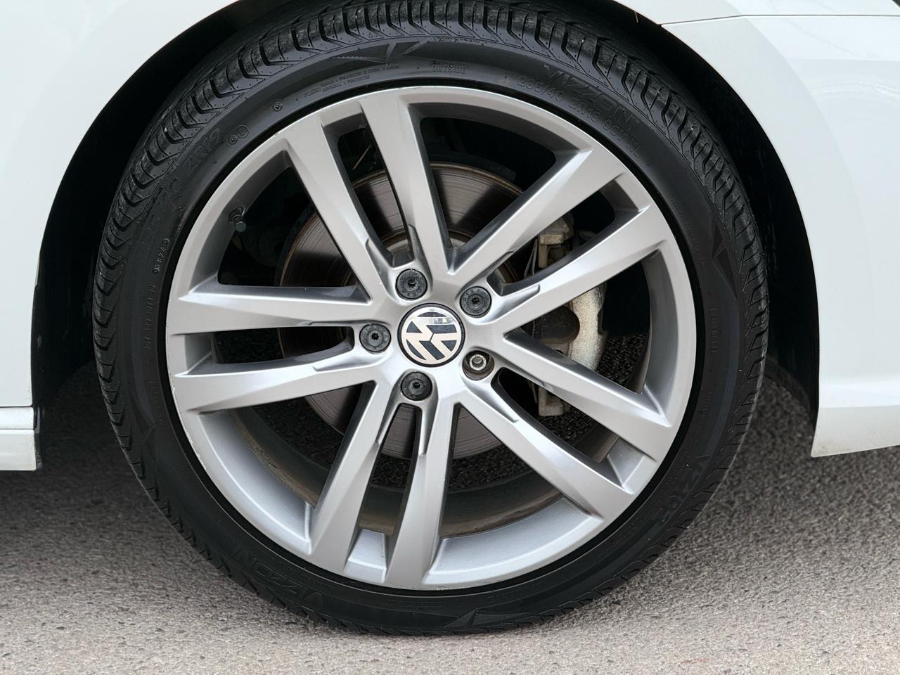 Volkswagen Passat R-Line w/Comfort Pkg Auto 2017