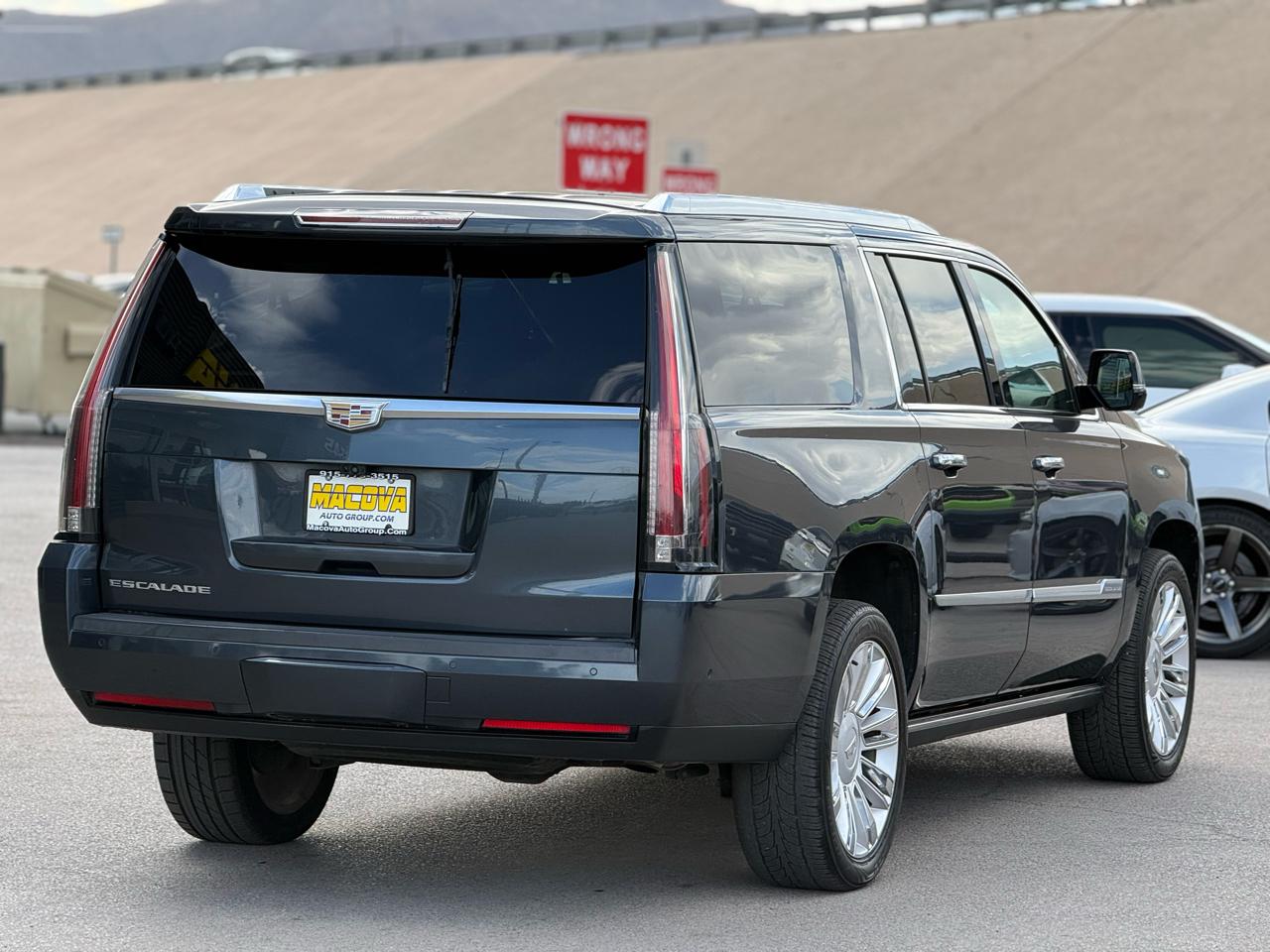 Cadillac Escalade ESV 2WD 4dr Platinum 2019