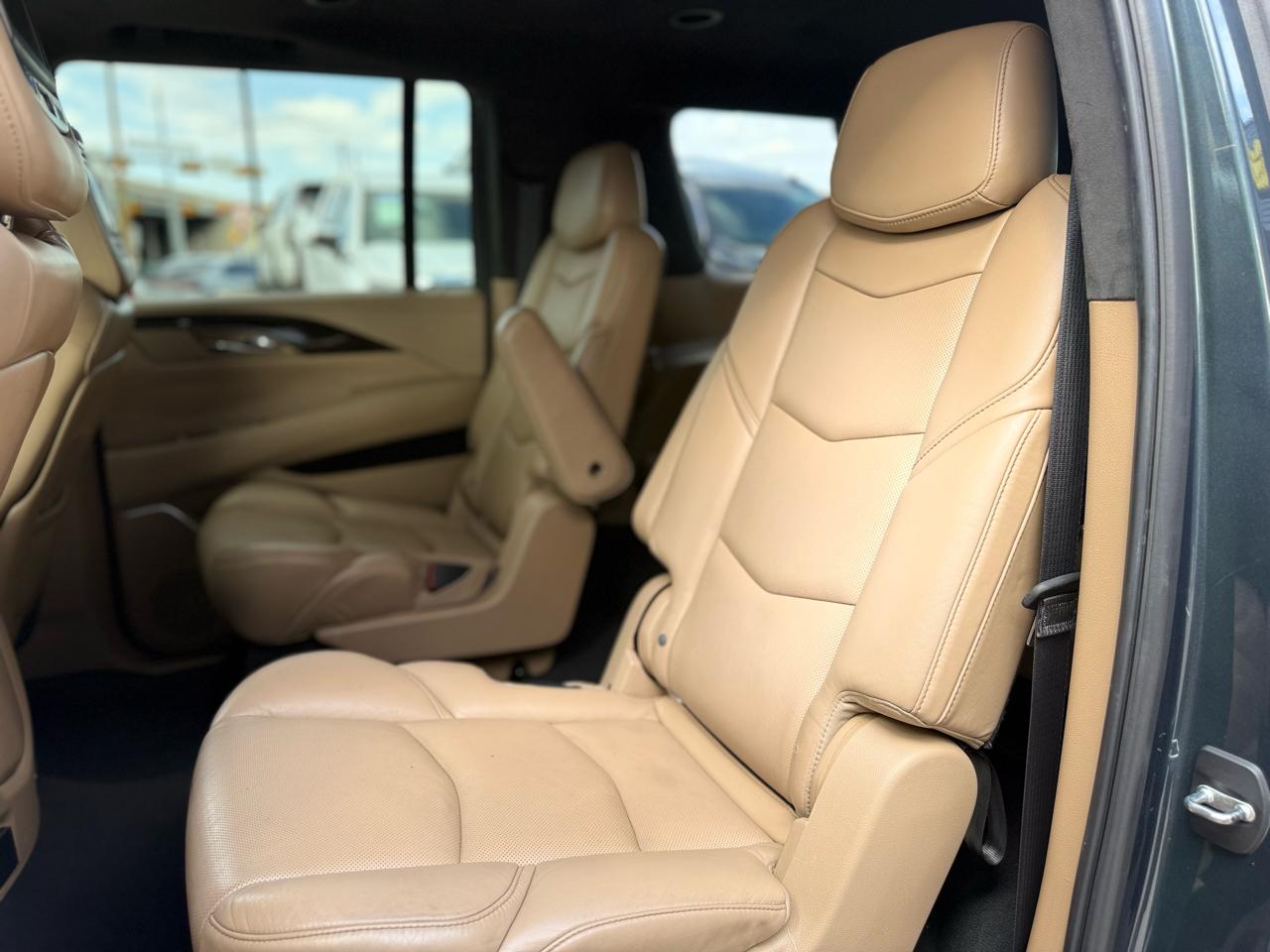 Cadillac Escalade ESV 2WD 4dr Platinum 2019