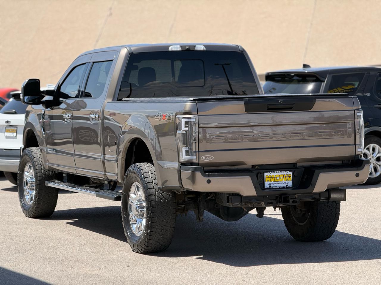 Ford Super Duty F-350 SRW Lariat 4WD Crew Cab 8' Box 2019