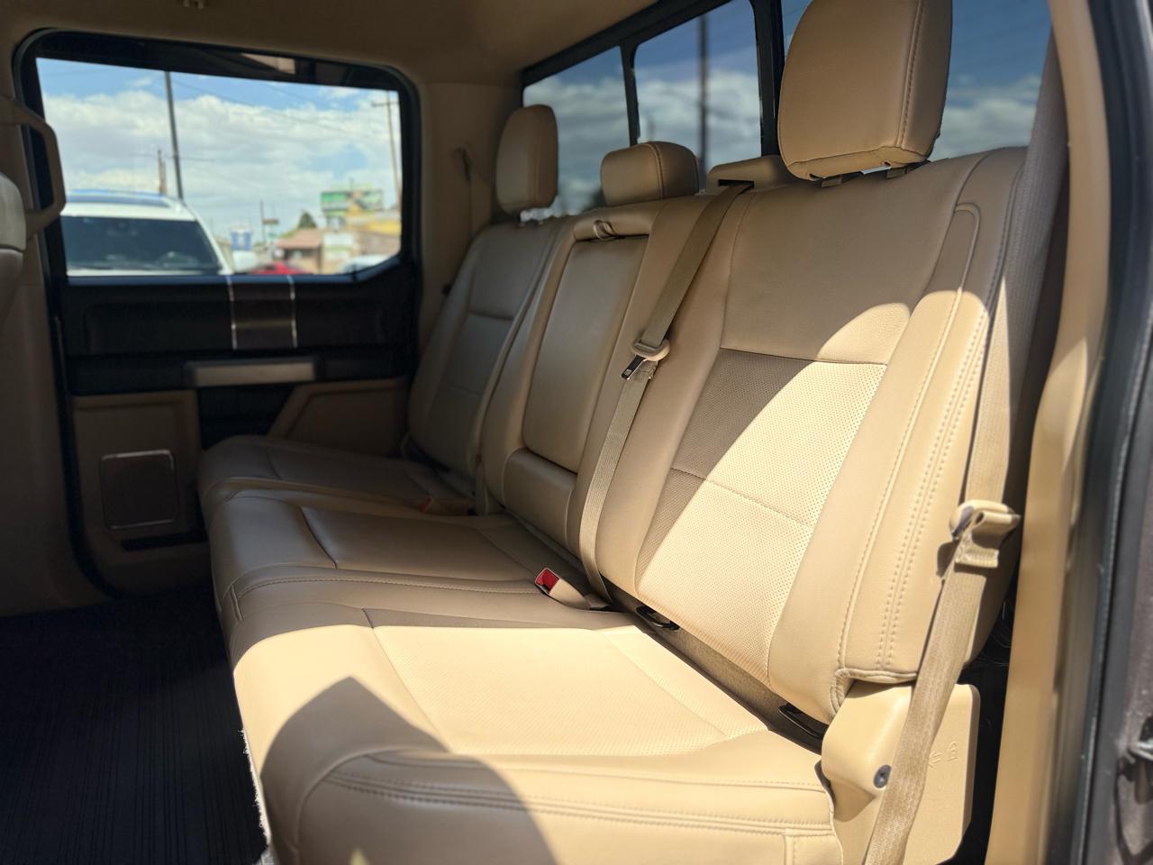 Ford Super Duty F-350 SRW Lariat 4WD Crew Cab 8' Box 2019