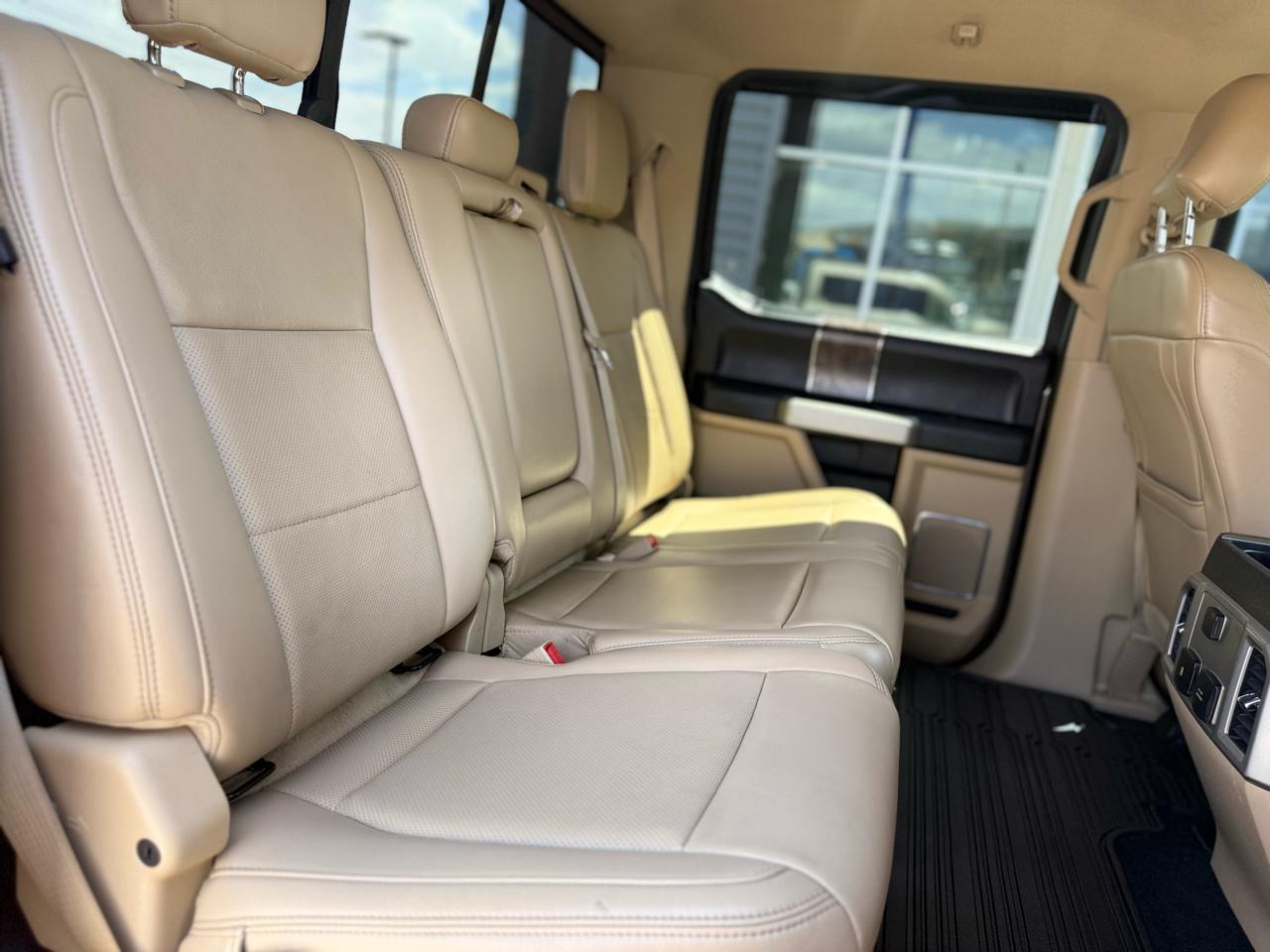 Ford Super Duty F-350 SRW Lariat 4WD Crew Cab 8' Box 2019