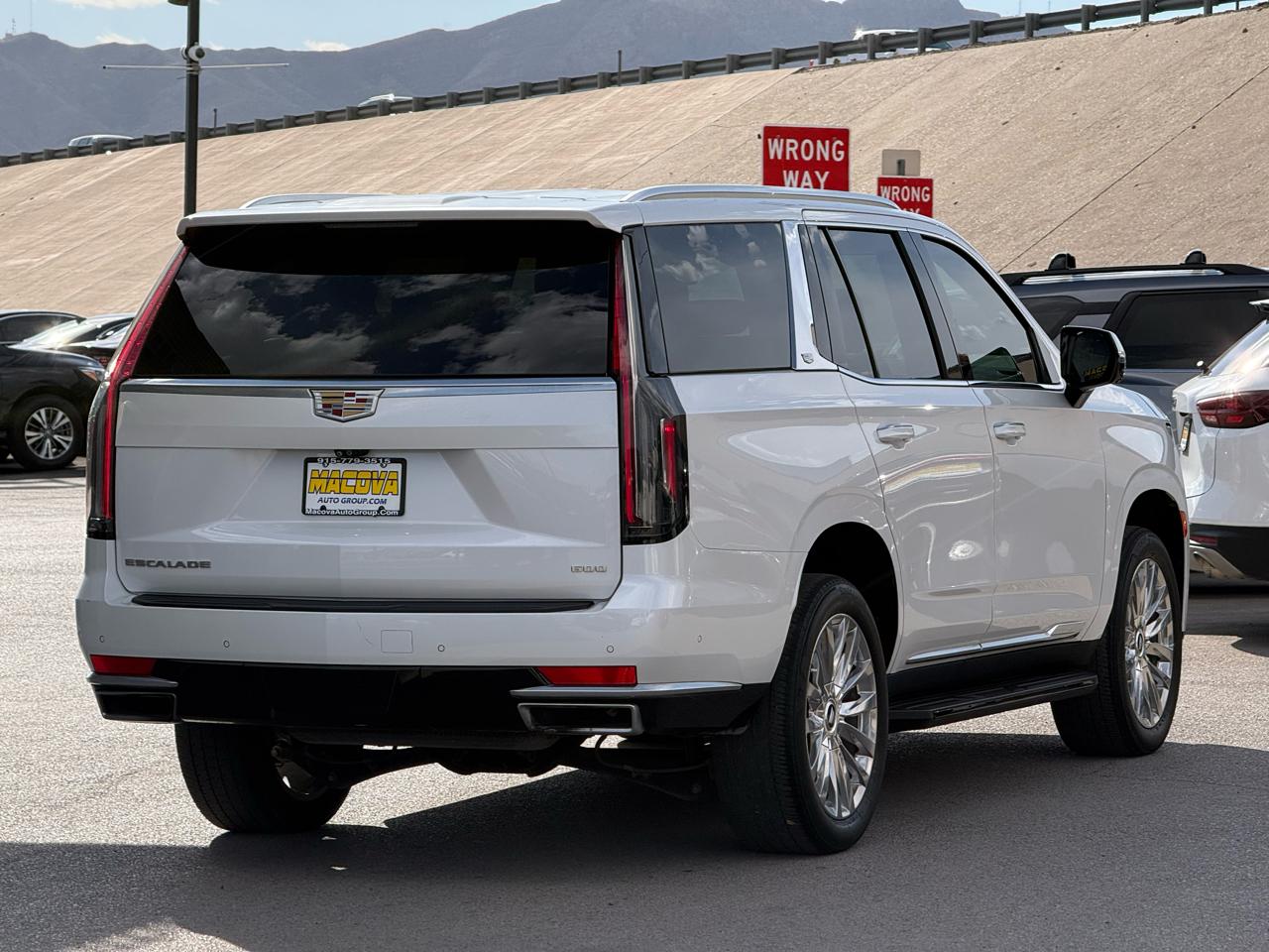 Cadillac Escalade 4WD 4dr Premium Luxury 2023