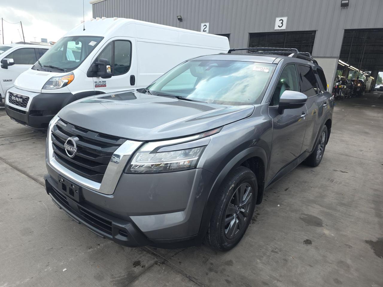 Nissan Pathfinder SV 2WD 2022