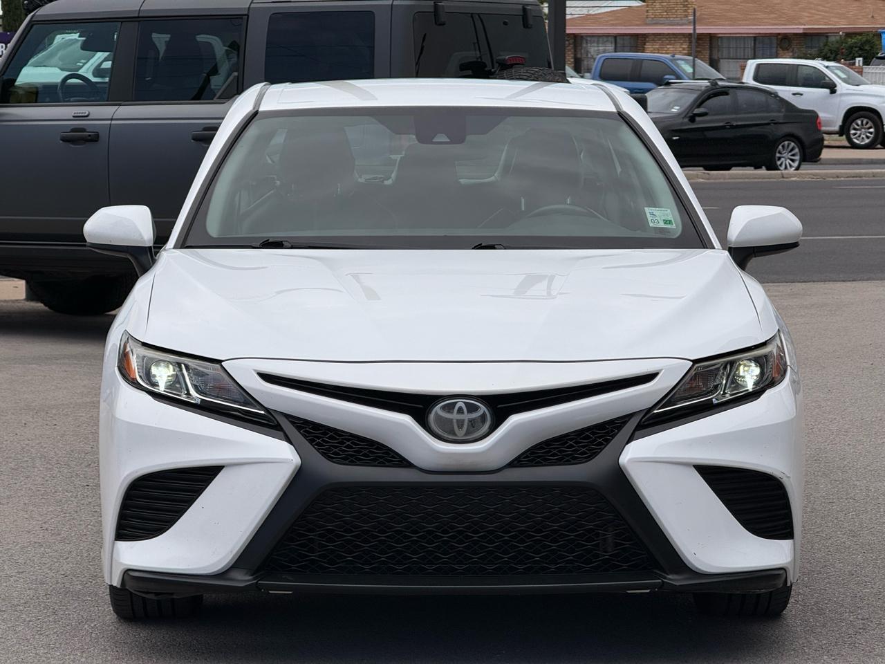 Toyota Camry SE Auto (Natl) 2020