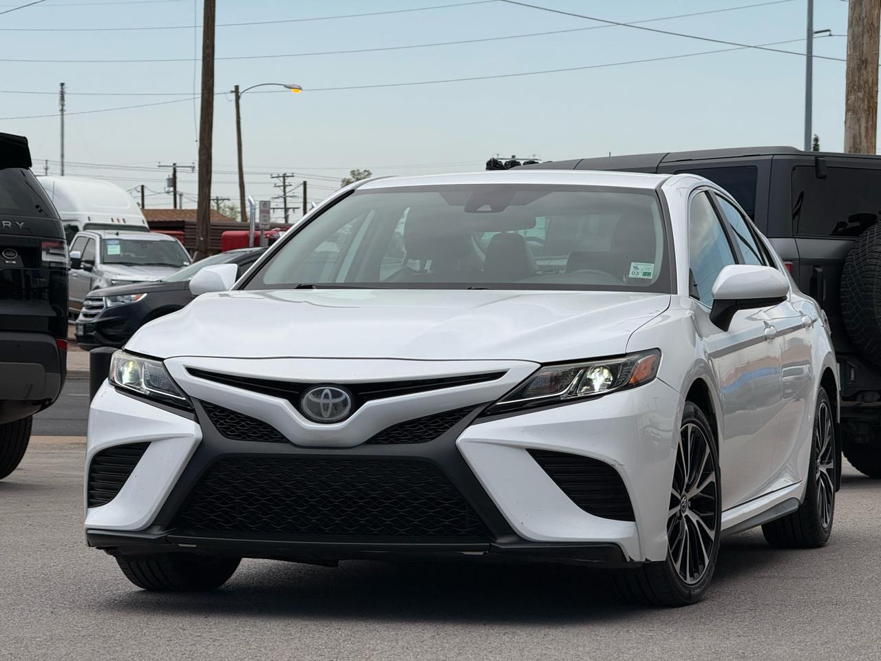 Toyota Camry SE Auto (Natl) 2020