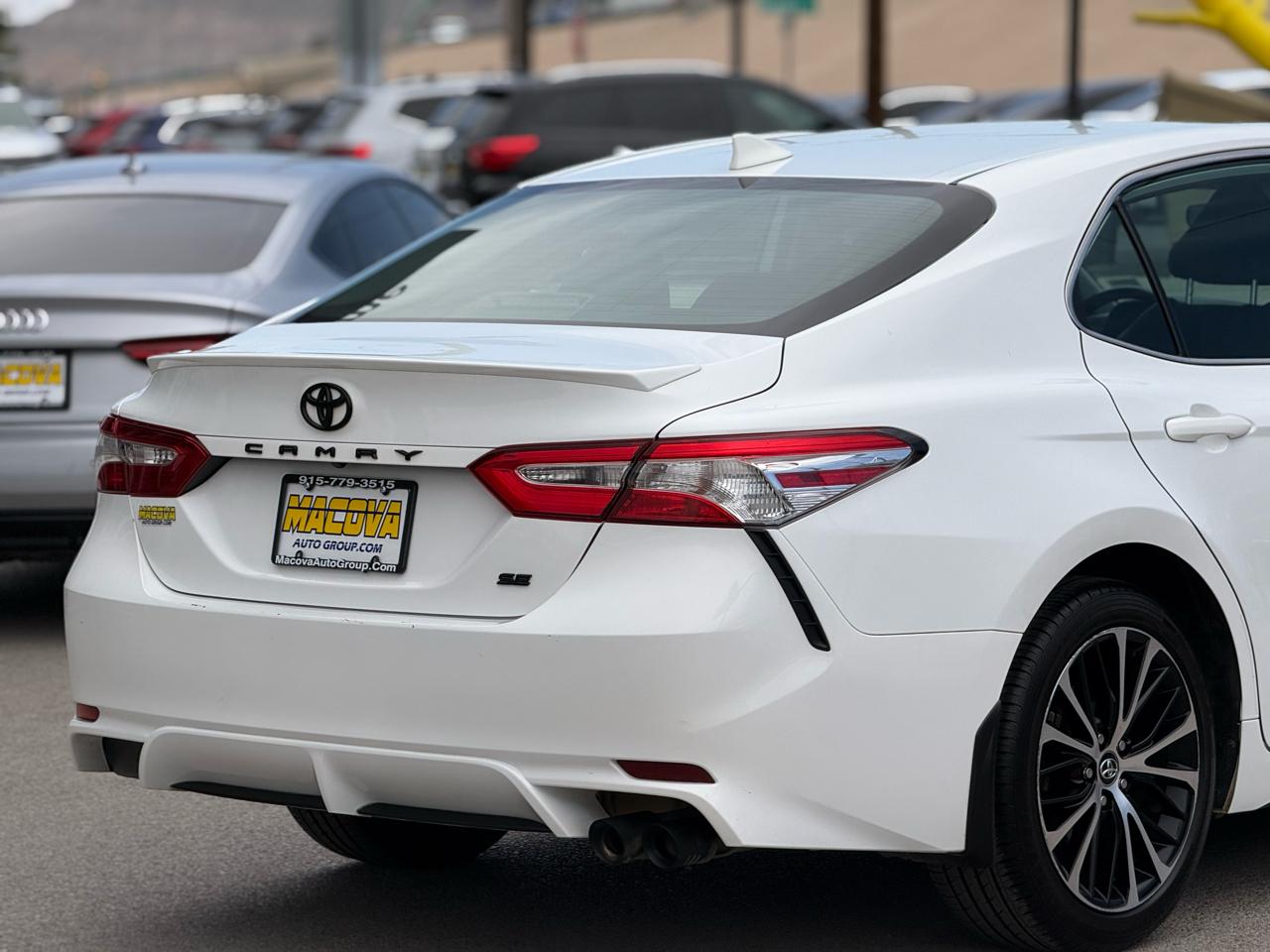 Toyota Camry SE Auto (Natl) 2020