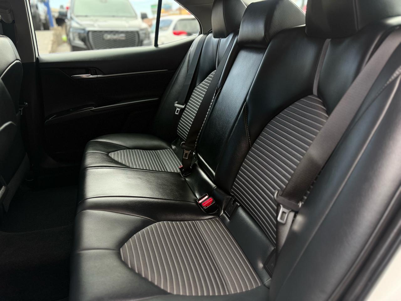 Toyota Camry SE Auto (Natl) 2020