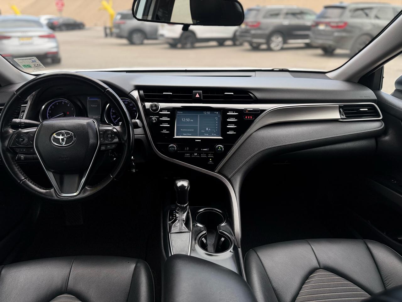 Toyota Camry SE Auto (Natl) 2020
