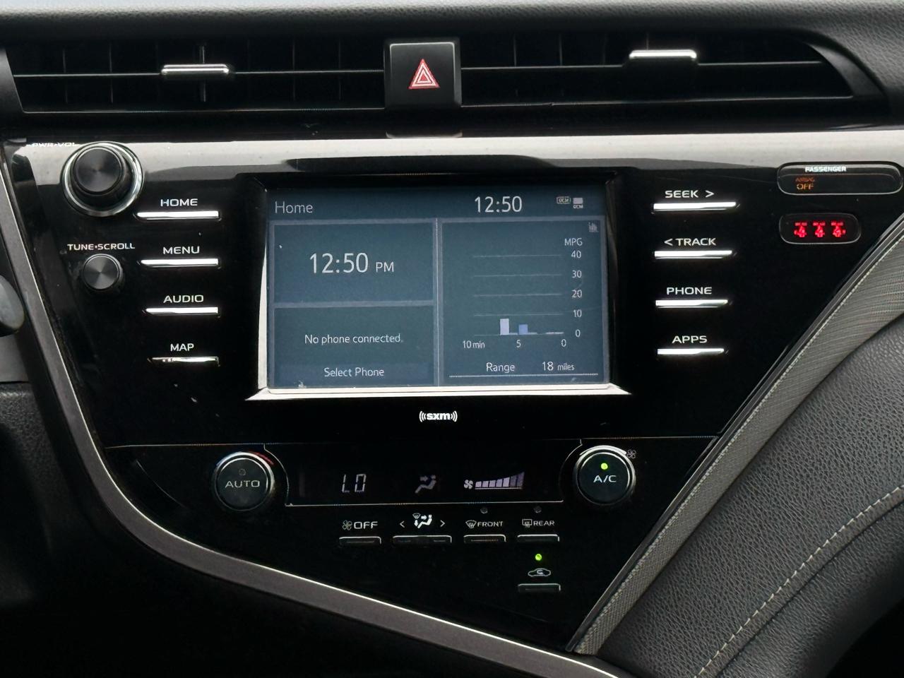 Toyota Camry SE Auto (Natl) 2020
