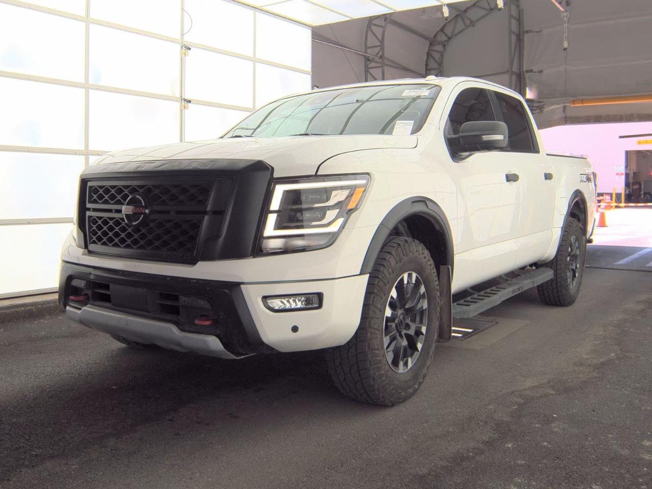 Nissan Titan 4x4 Crew Cab PRO-4X 2020