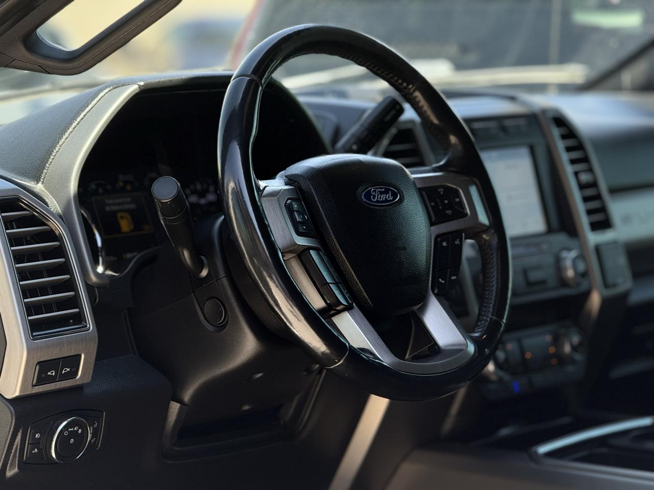 Ford Super Duty F-250 SRW Platinum 4WD Crew Cab 8' Box 2019