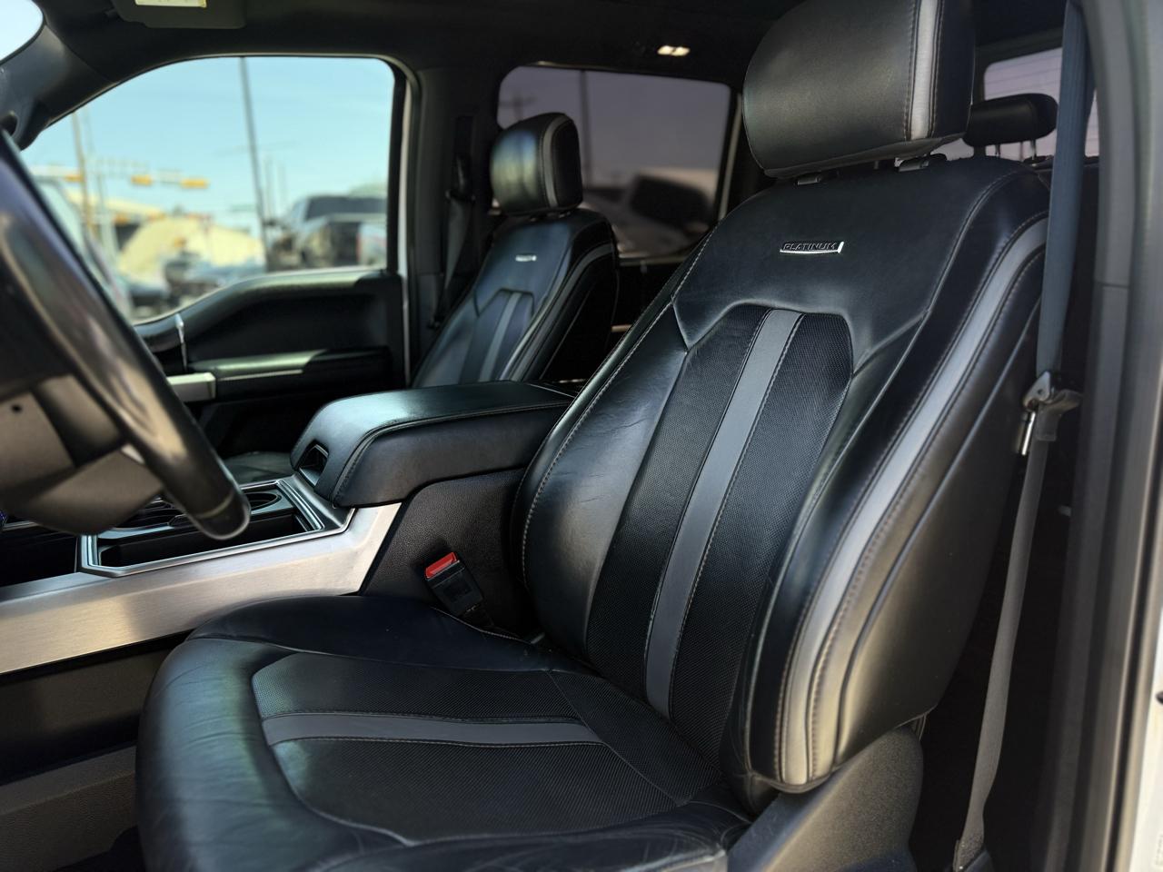 Ford Super Duty F-250 SRW Platinum 4WD Crew Cab 8' Box 2019
