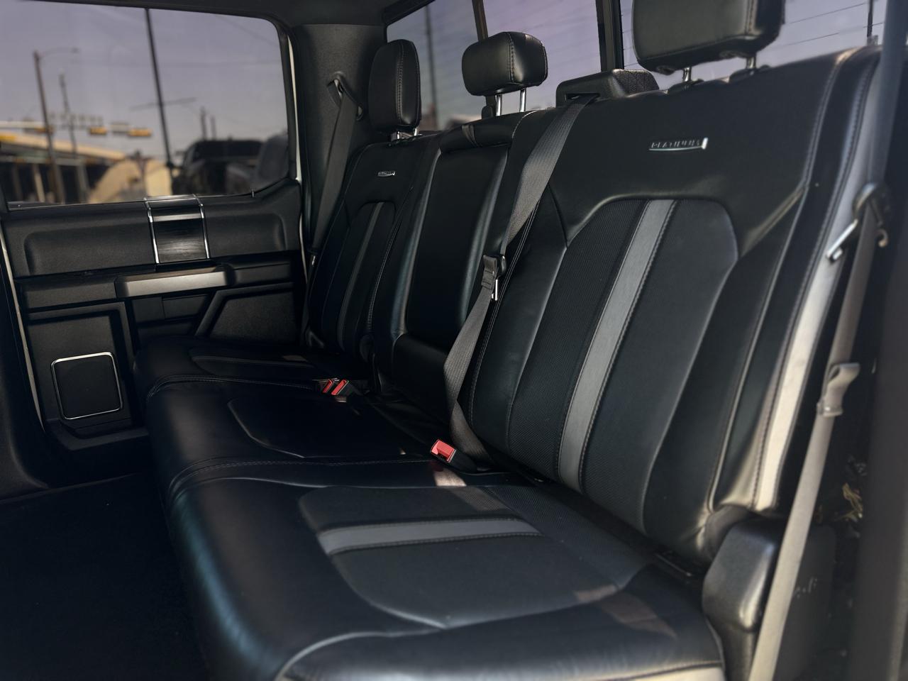 Ford Super Duty F-250 SRW Platinum 4WD Crew Cab 8' Box 2019