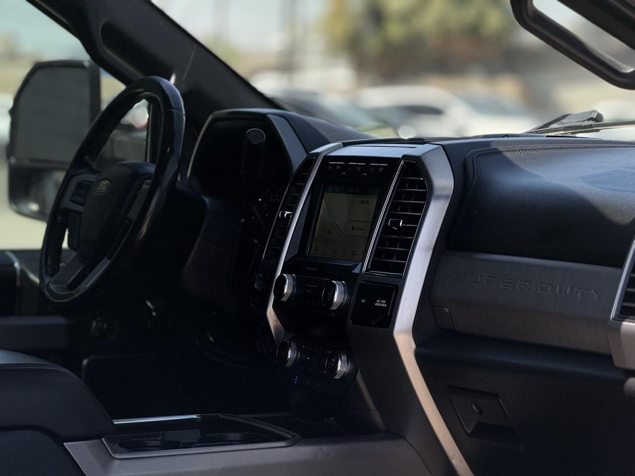 Ford Super Duty F-250 SRW Platinum 4WD Crew Cab 8' Box 2019