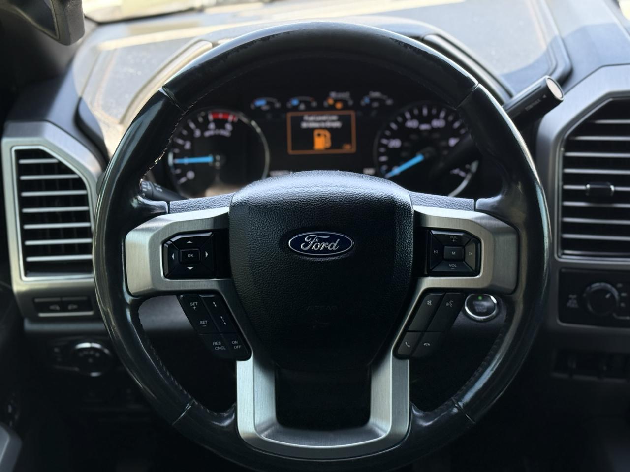 Ford Super Duty F-250 SRW Platinum 4WD Crew Cab 8' Box 2019