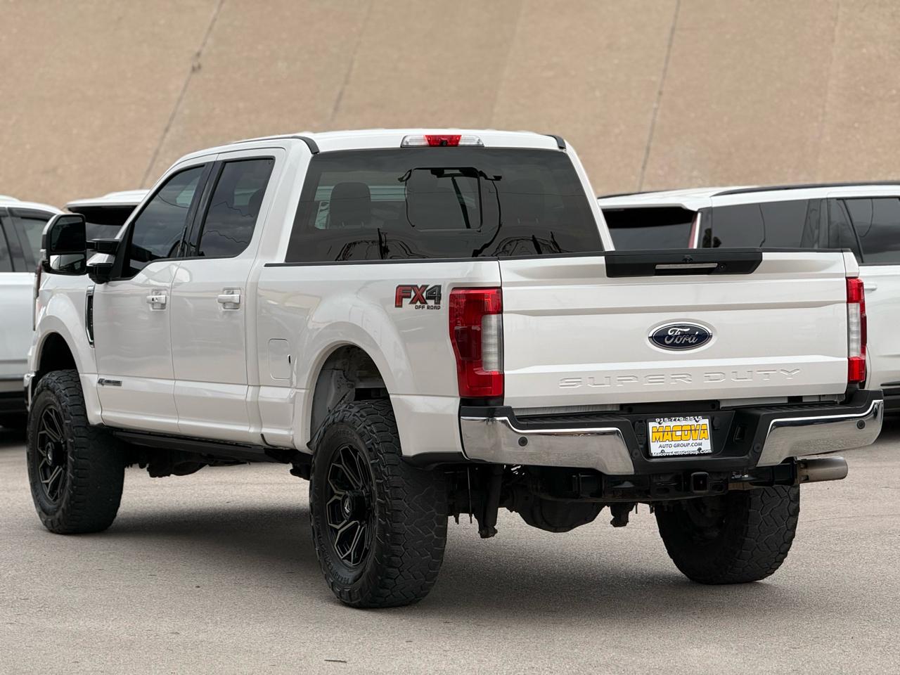 Ford Super Duty F-250 SRW Lariat 4WD Crew Cab 8' Box 2019
