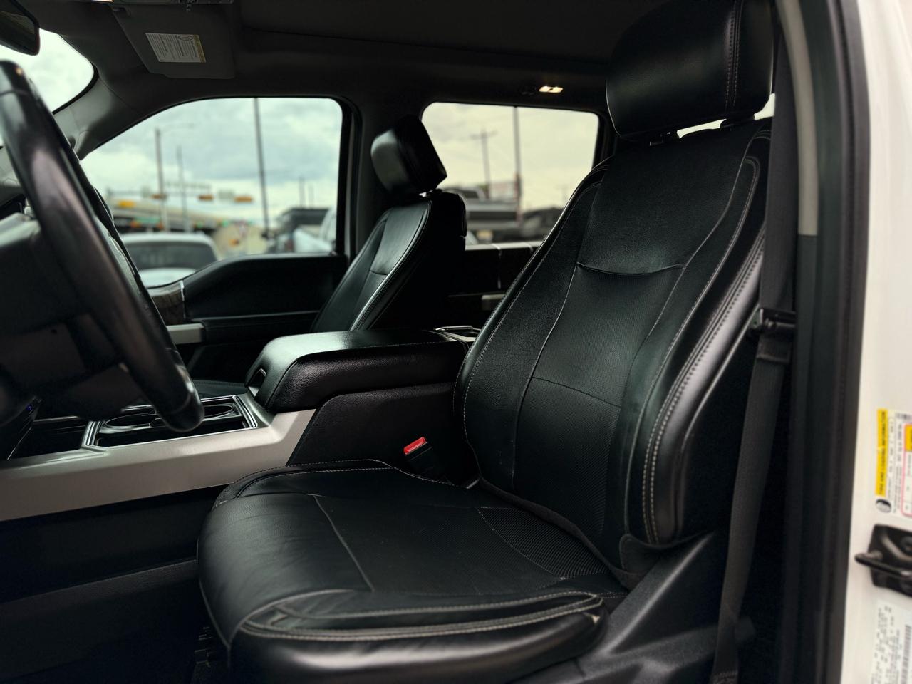 Ford Super Duty F-250 SRW Lariat 4WD Crew Cab 8' Box 2019