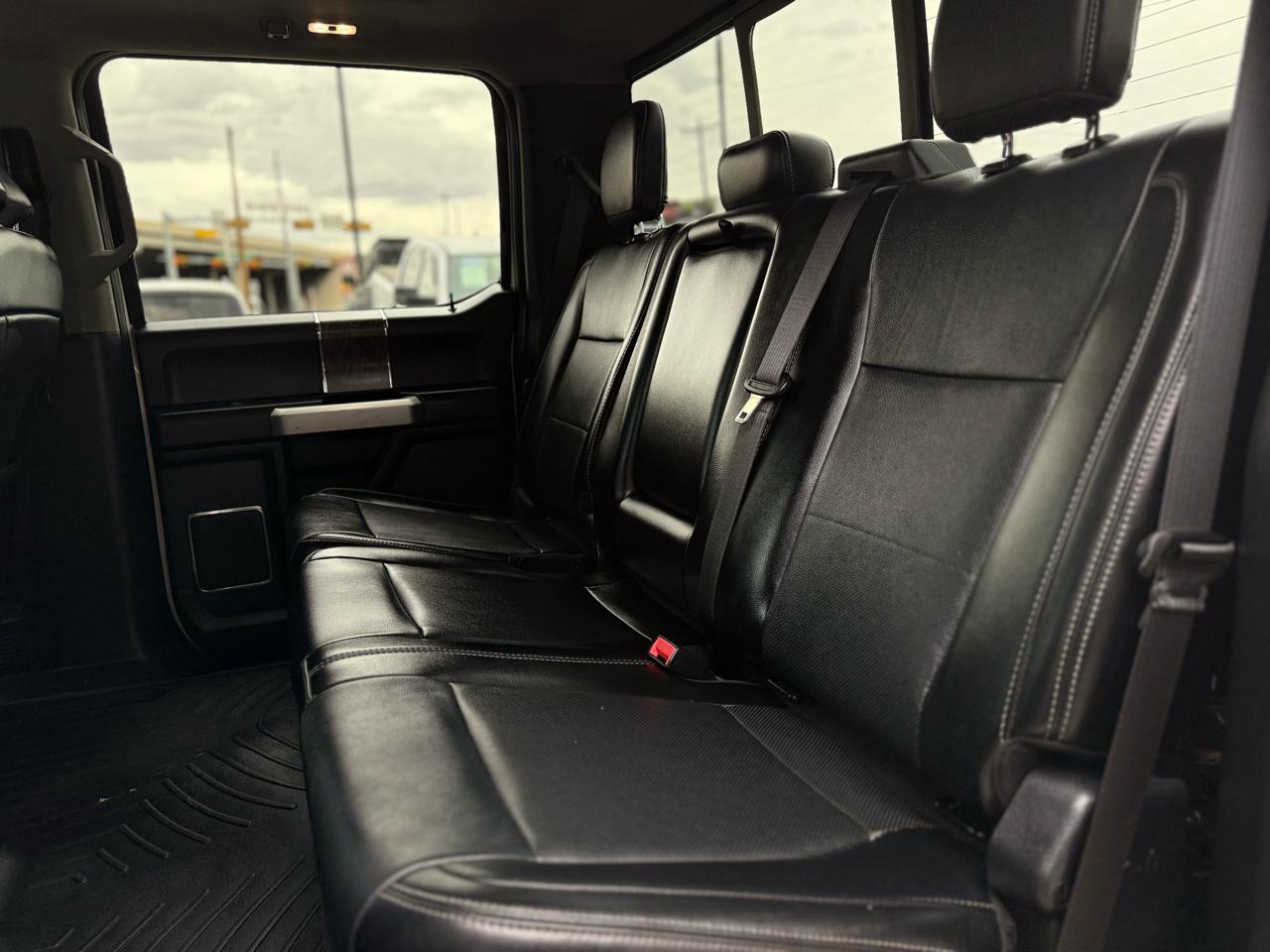 Ford Super Duty F-250 SRW Lariat 4WD Crew Cab 8' Box 2019