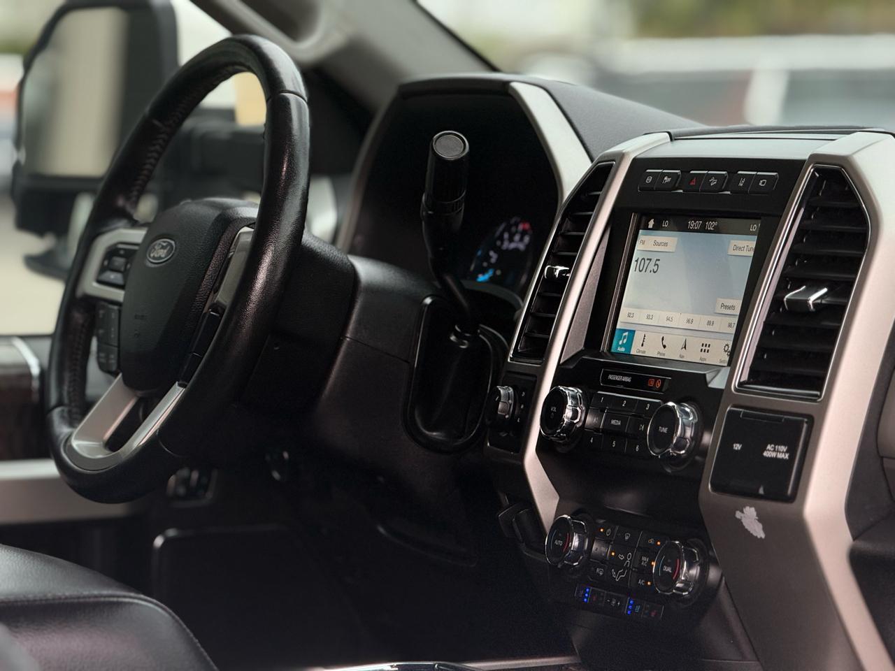 Ford Super Duty F-250 SRW Lariat 4WD Crew Cab 8' Box 2019