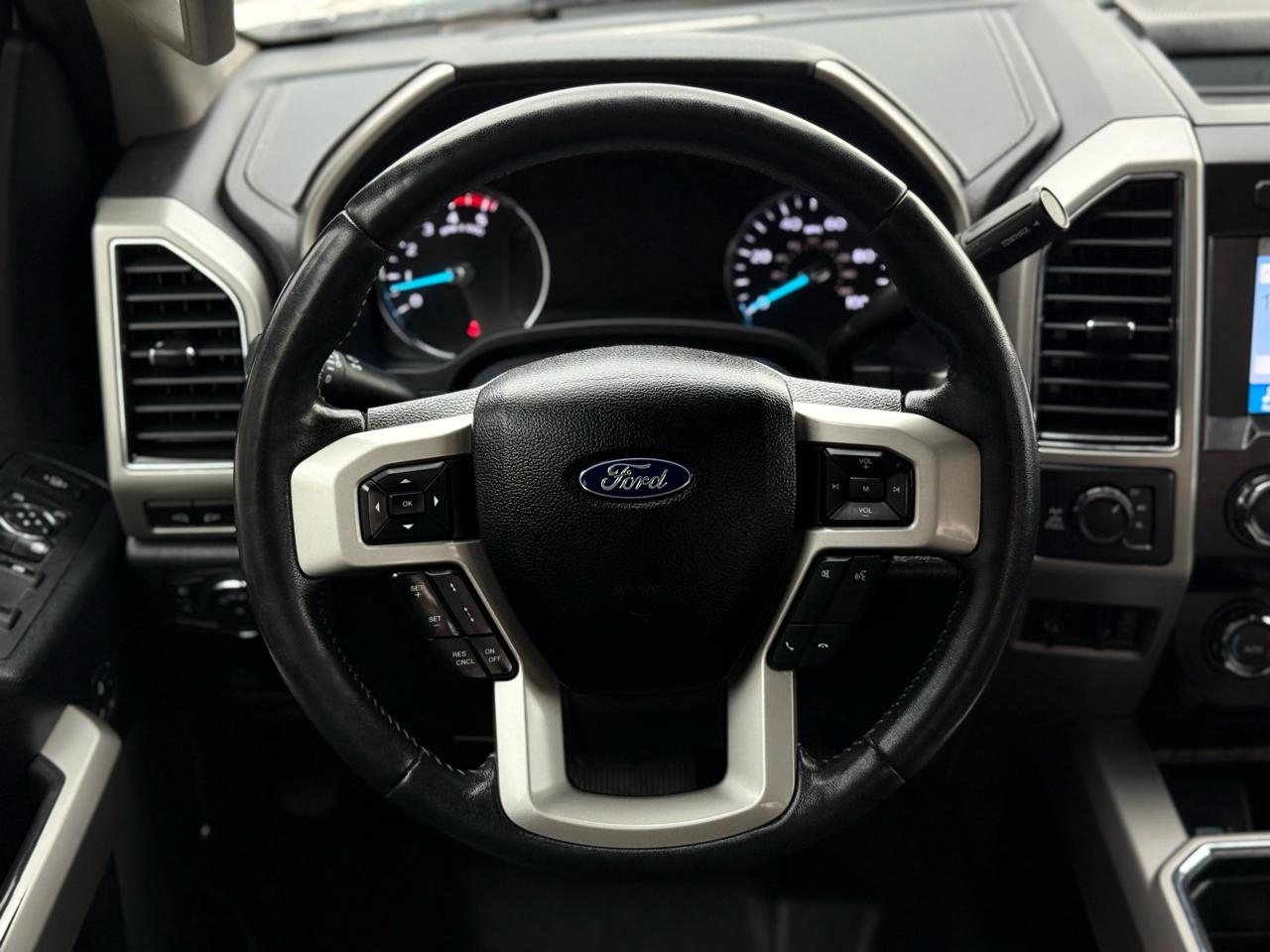 Ford Super Duty F-250 SRW Lariat 4WD Crew Cab 8' Box 2019