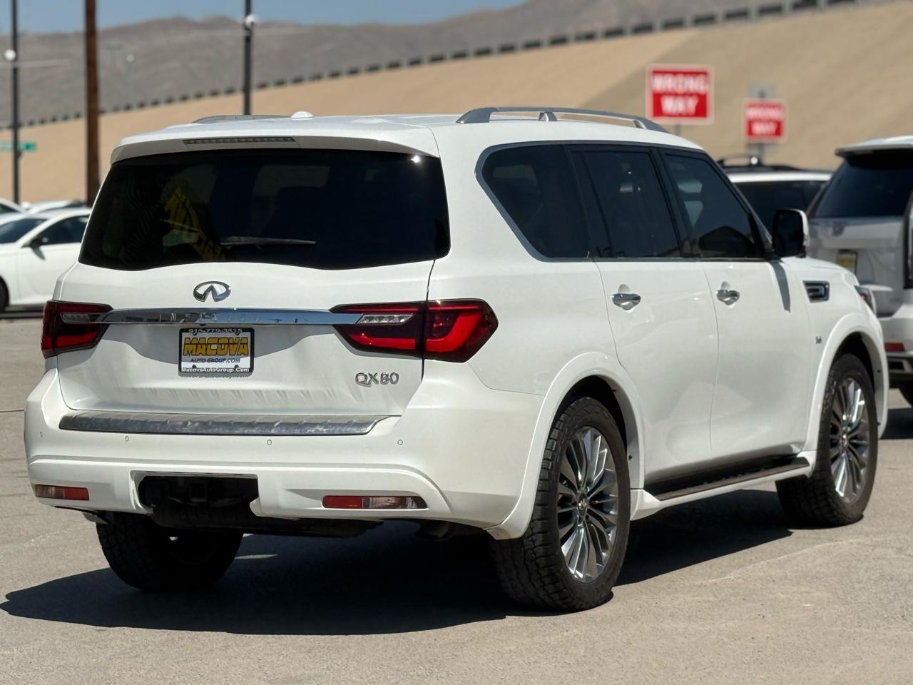 Infiniti QX80 LUXE AWD 2019