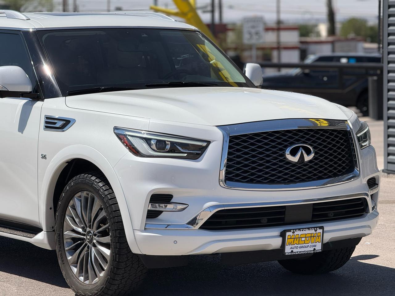 Infiniti QX80 LUXE AWD 2019