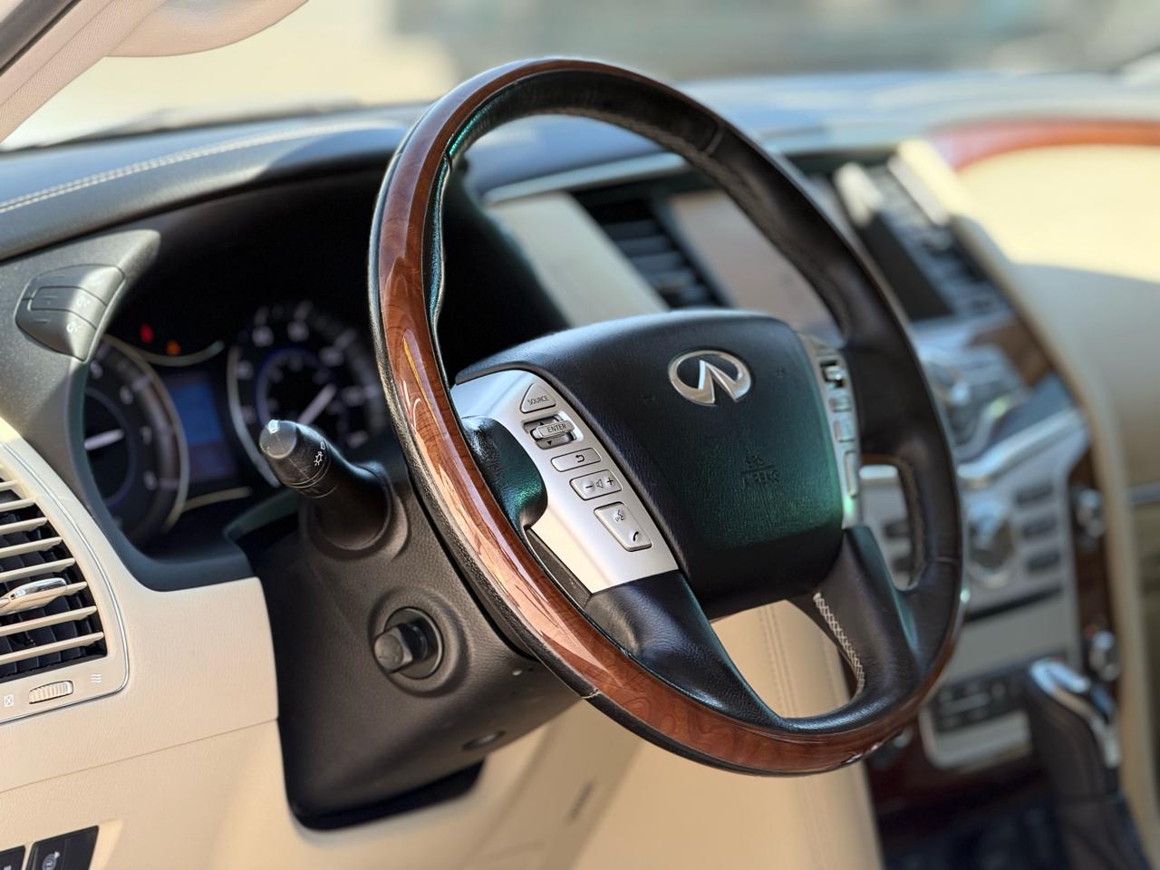 Infiniti QX80 LUXE AWD 2019