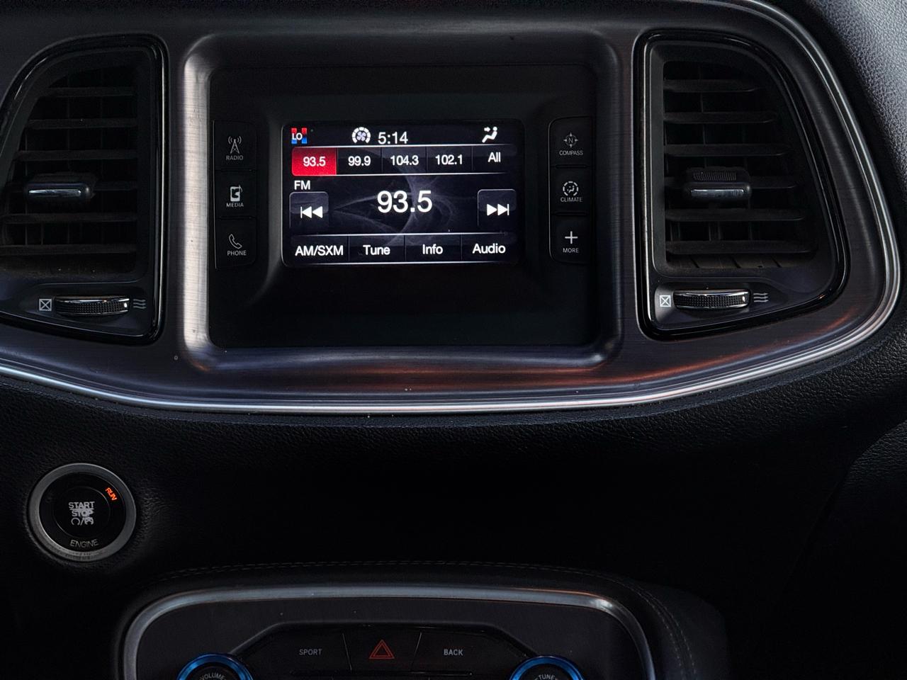 Dodge Challenger 2dr Cpe SXT 2015