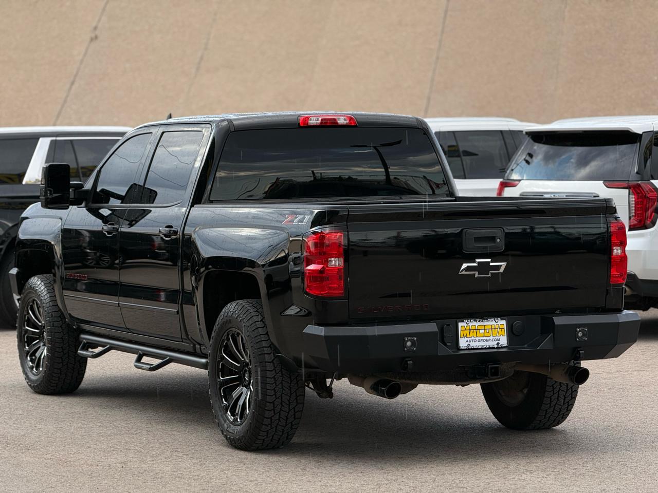 Chevrolet Silverado 1500 4WD Crew Cab 143.5" LT w/2LT 2018