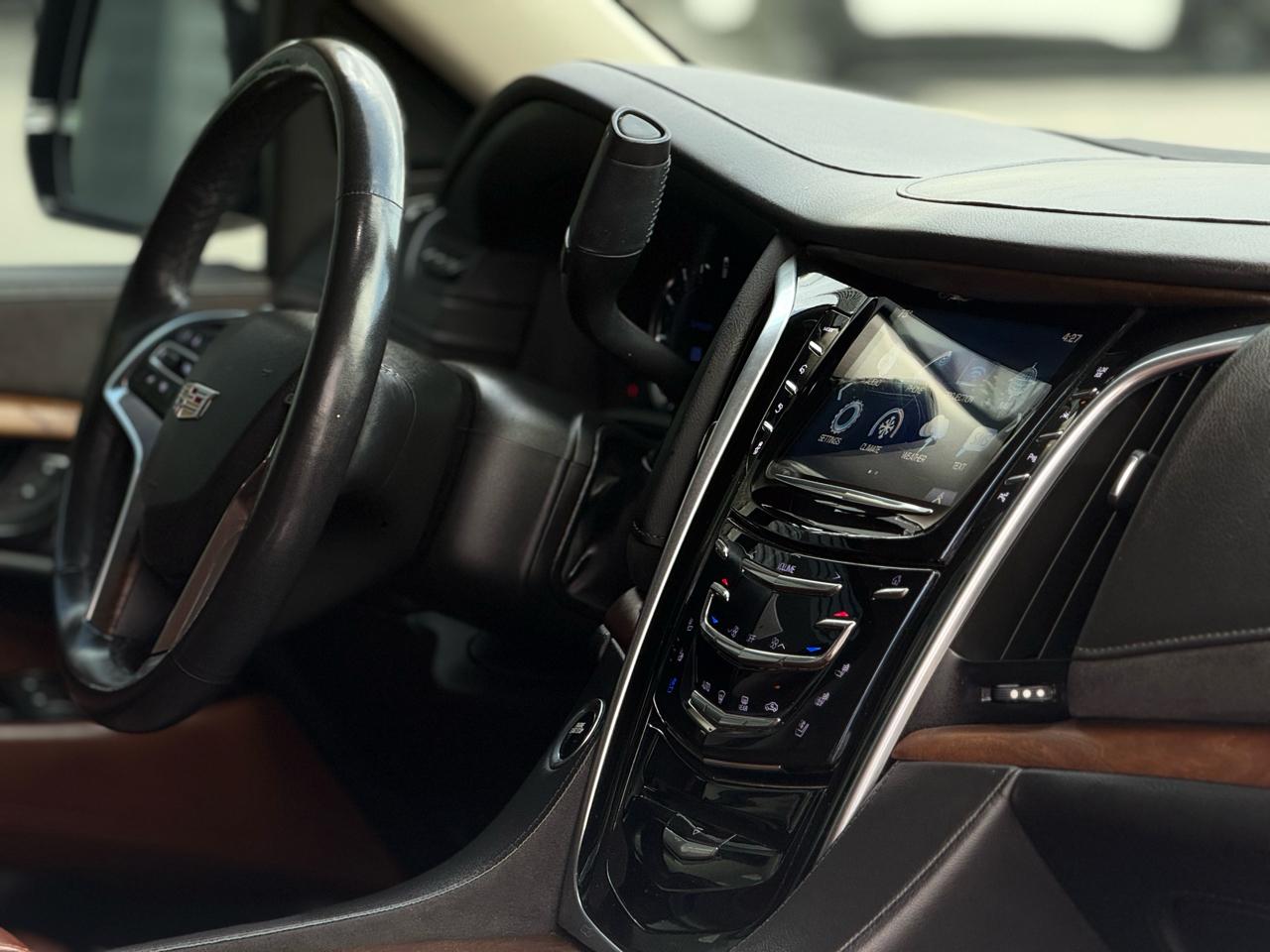 Cadillac Escalade 4WD 4dr Luxury 2020