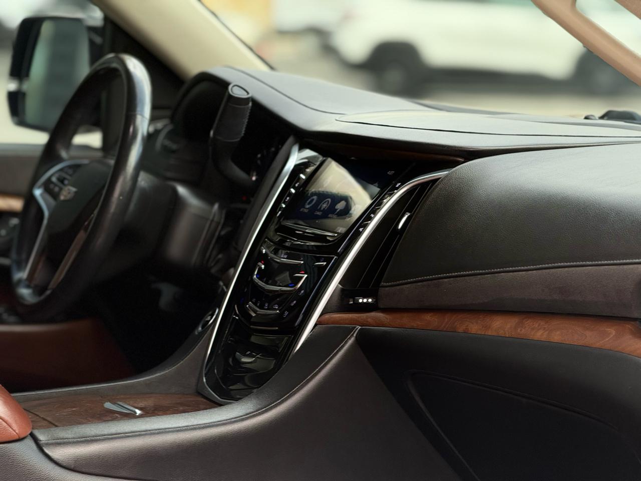 Cadillac Escalade 4WD 4dr Luxury 2020