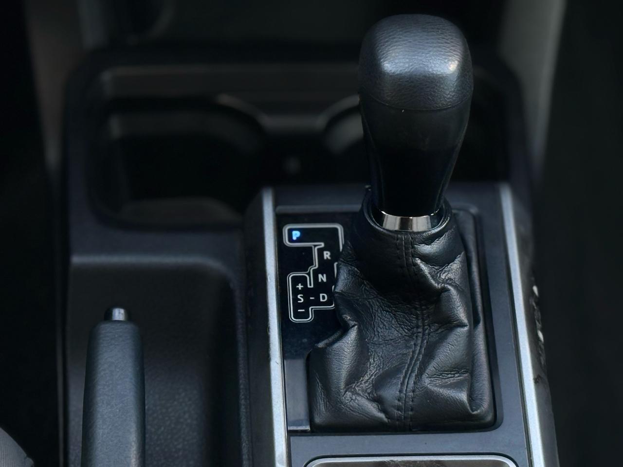 Toyota Tacoma 2WD TRD Off Road Double Cab 5' Bed V6 AT (Natl) 2021