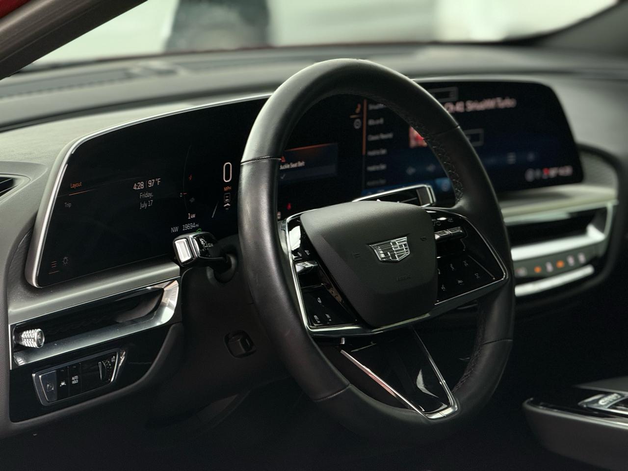 Cadillac Lyriq 4dr Luxury w/1SC 2024