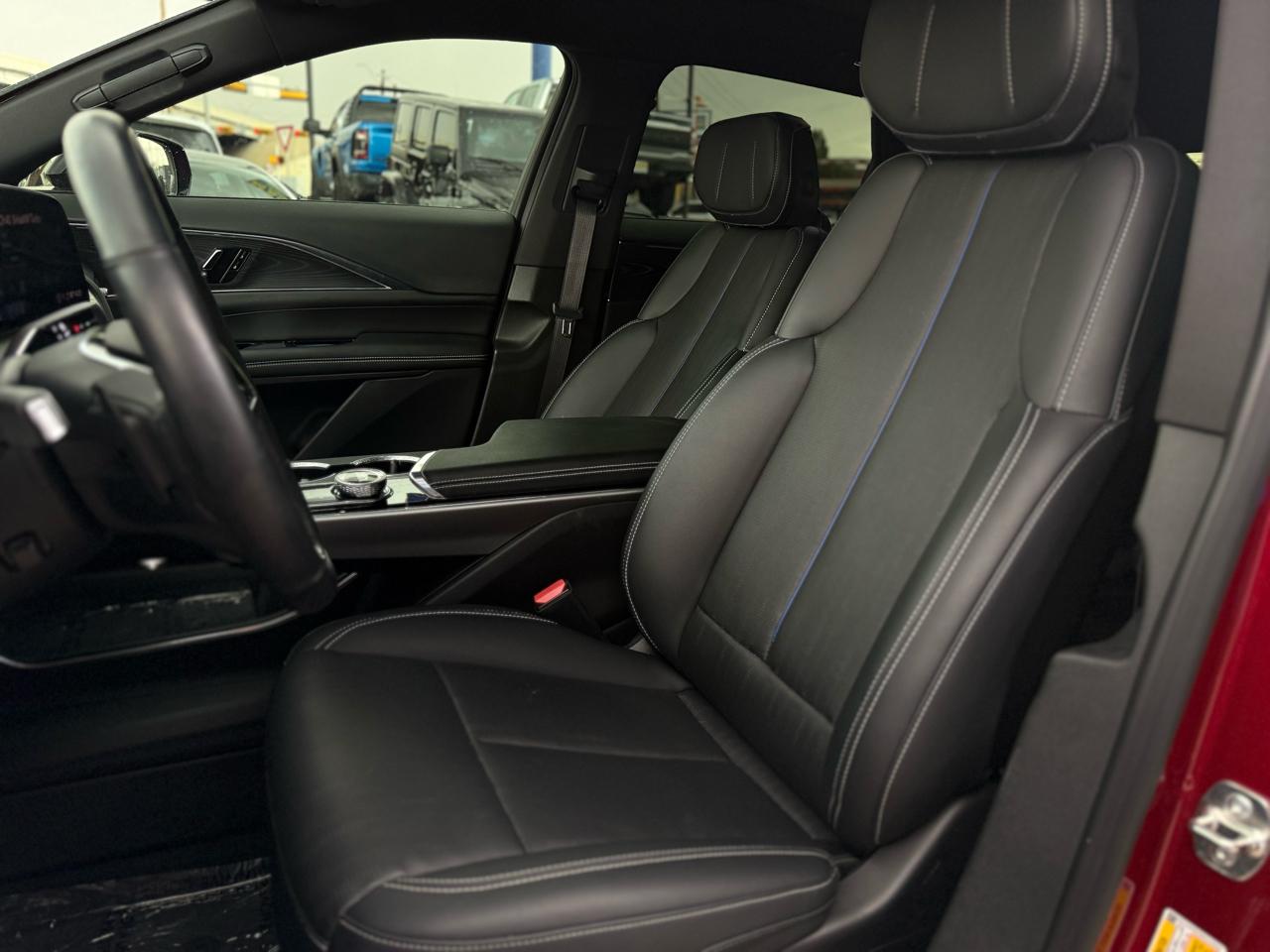 Cadillac Lyriq 4dr Luxury w/1SC 2024