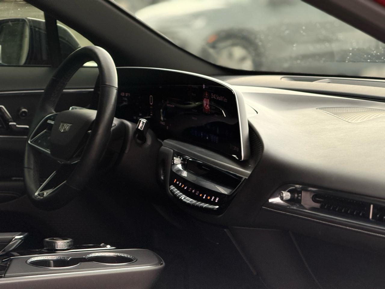 Cadillac Lyriq 4dr Luxury w/1SC 2024