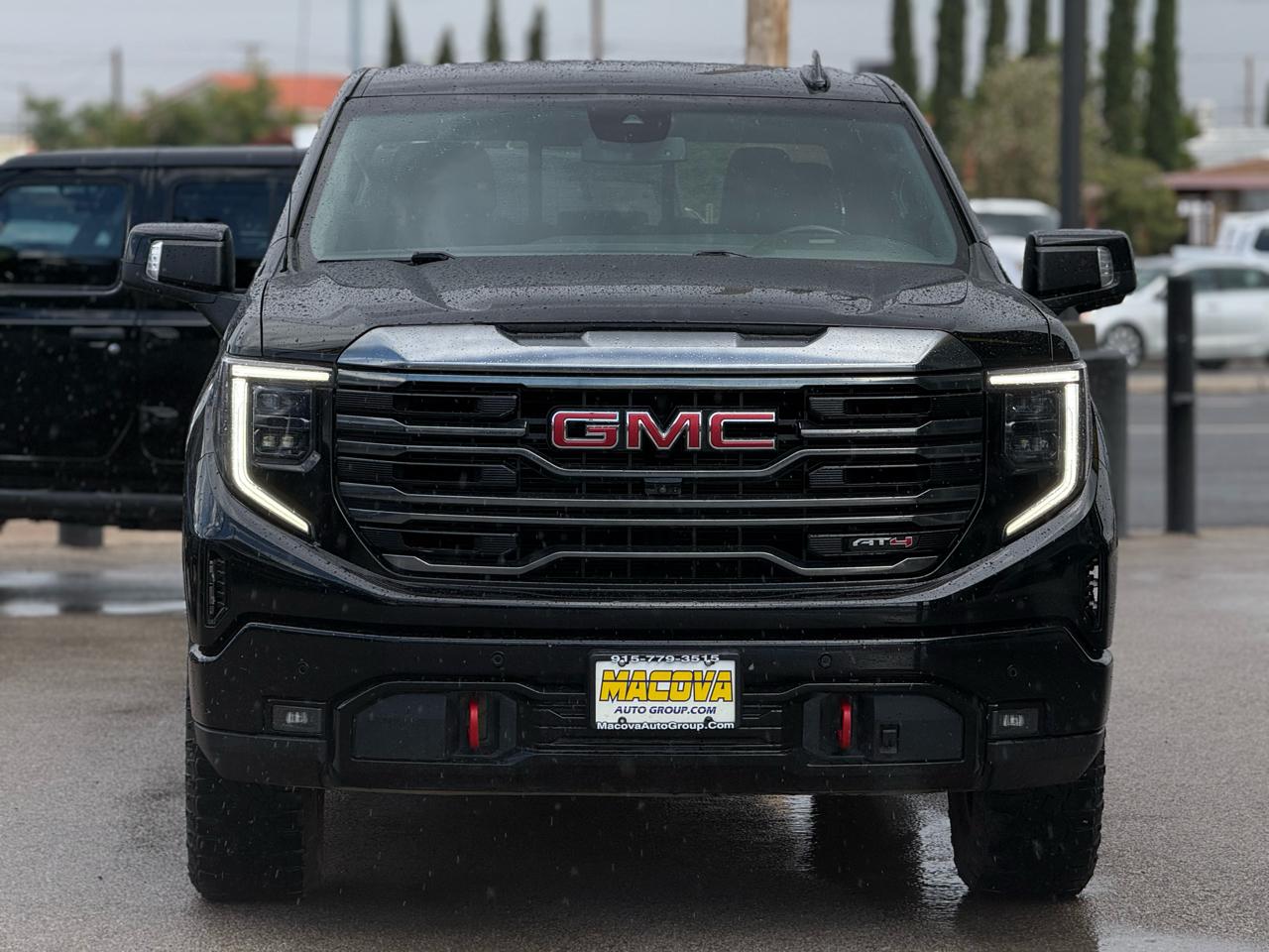 GMC Sierra 1500 4WD Crew Cab 147" AT4 2023