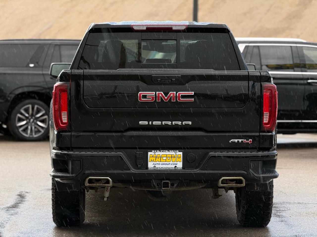 GMC Sierra 1500 4WD Crew Cab 147" AT4 2023