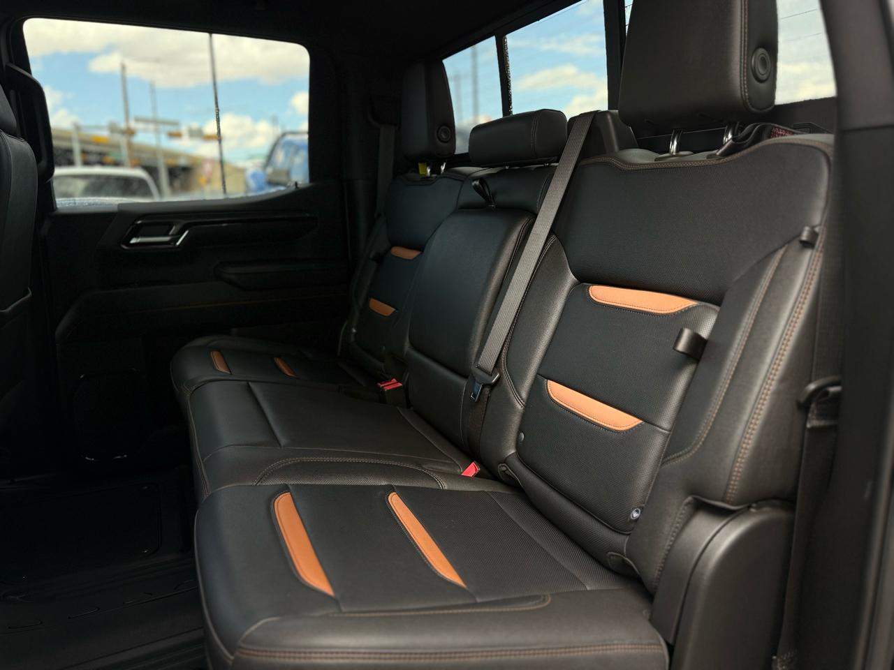 GMC Sierra 1500 4WD Crew Cab 147" AT4 2023