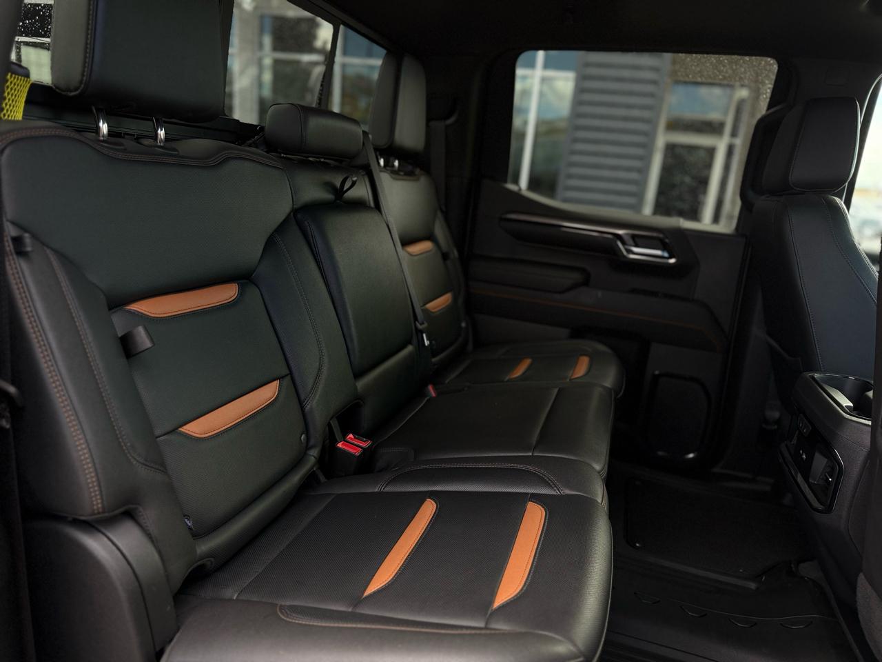GMC Sierra 1500 4WD Crew Cab 147" AT4 2023