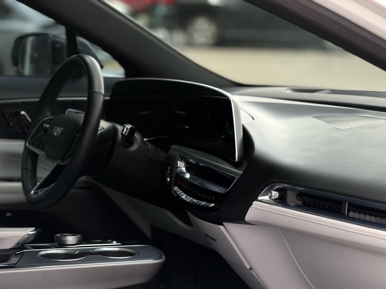 Cadillac Lyriq 4dr Luxury w/1SC 2024