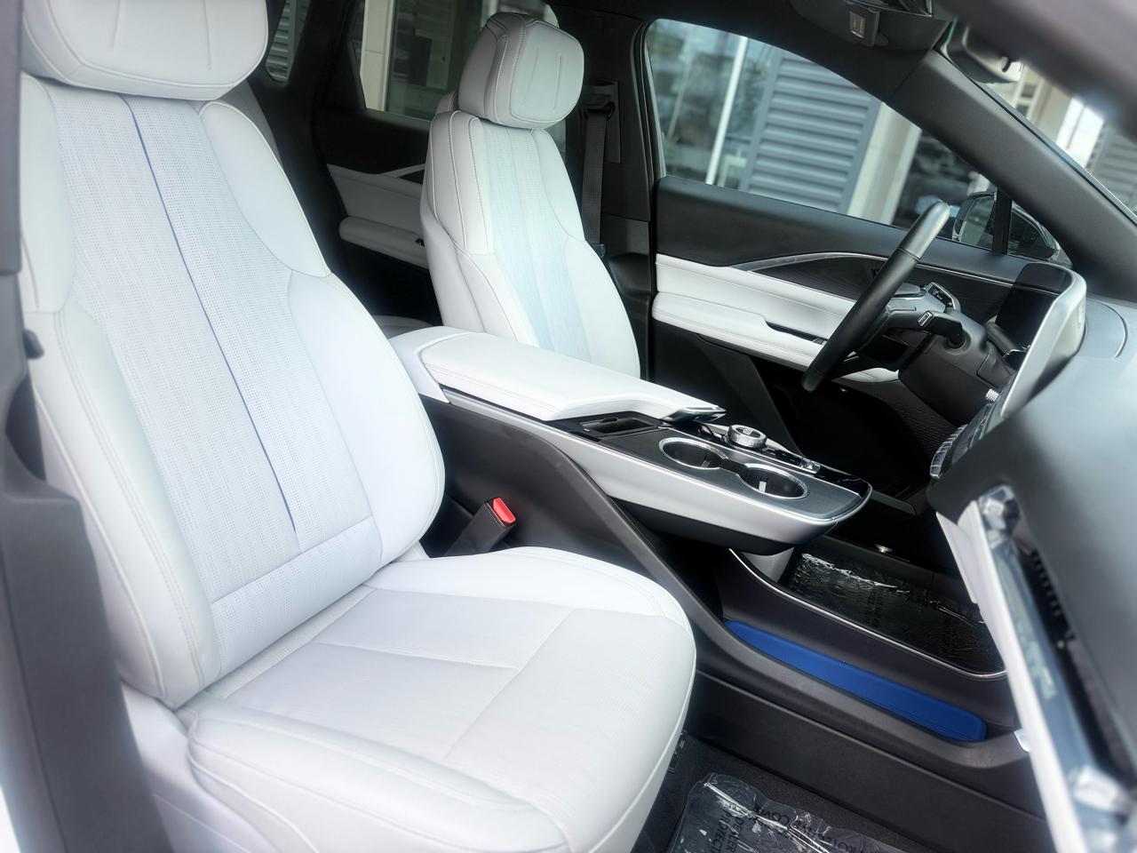 Cadillac Lyriq 4dr Luxury w/1SC 2024