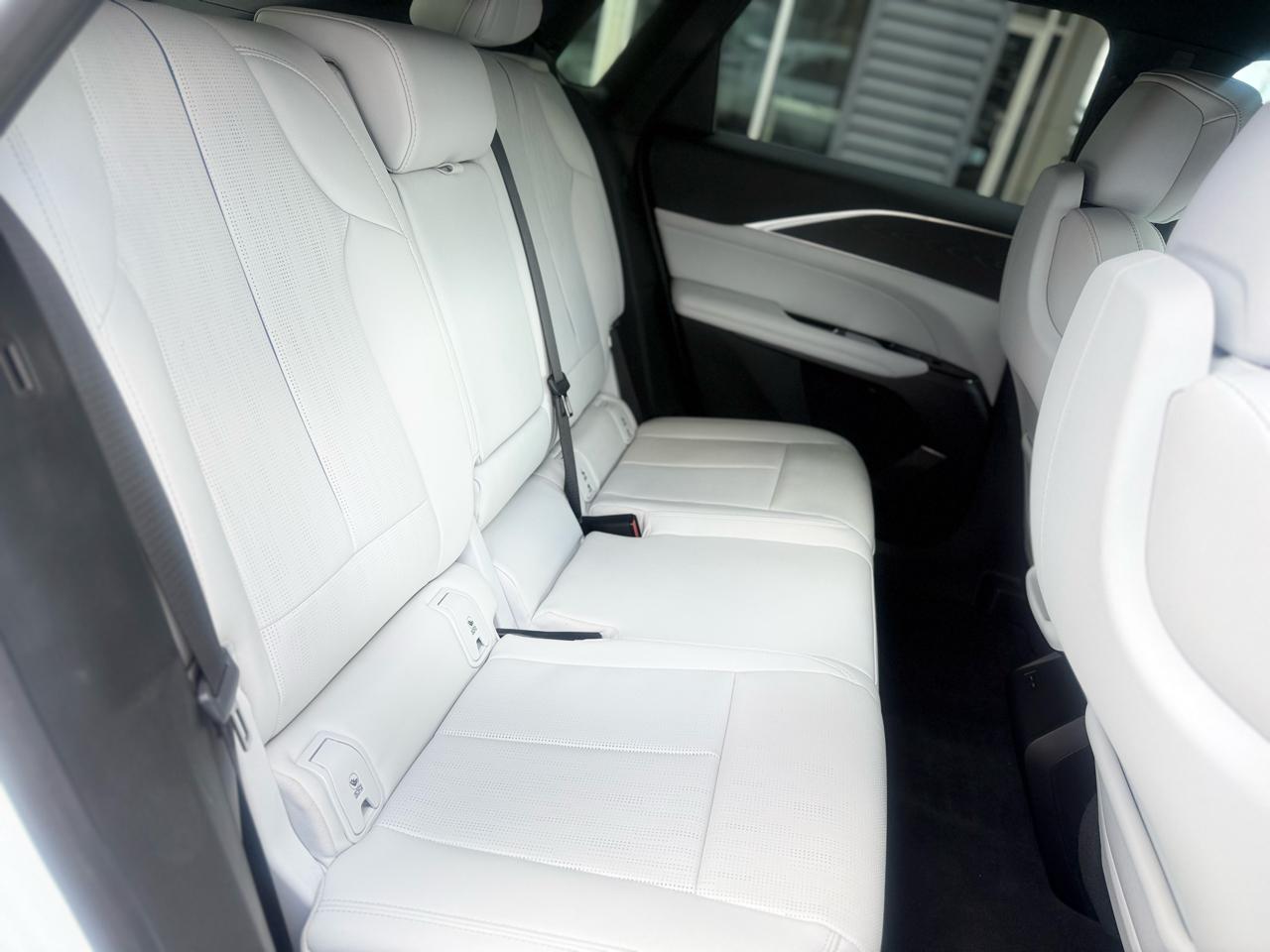 Cadillac Lyriq 4dr Luxury w/1SC 2024