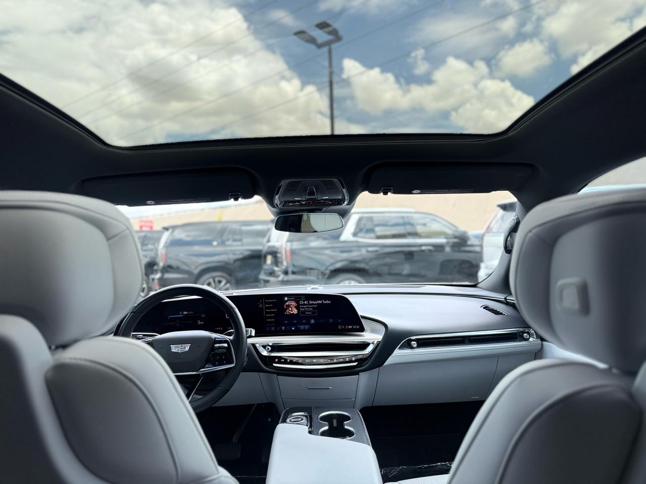 Cadillac Lyriq 4dr Luxury w/1SC 2024